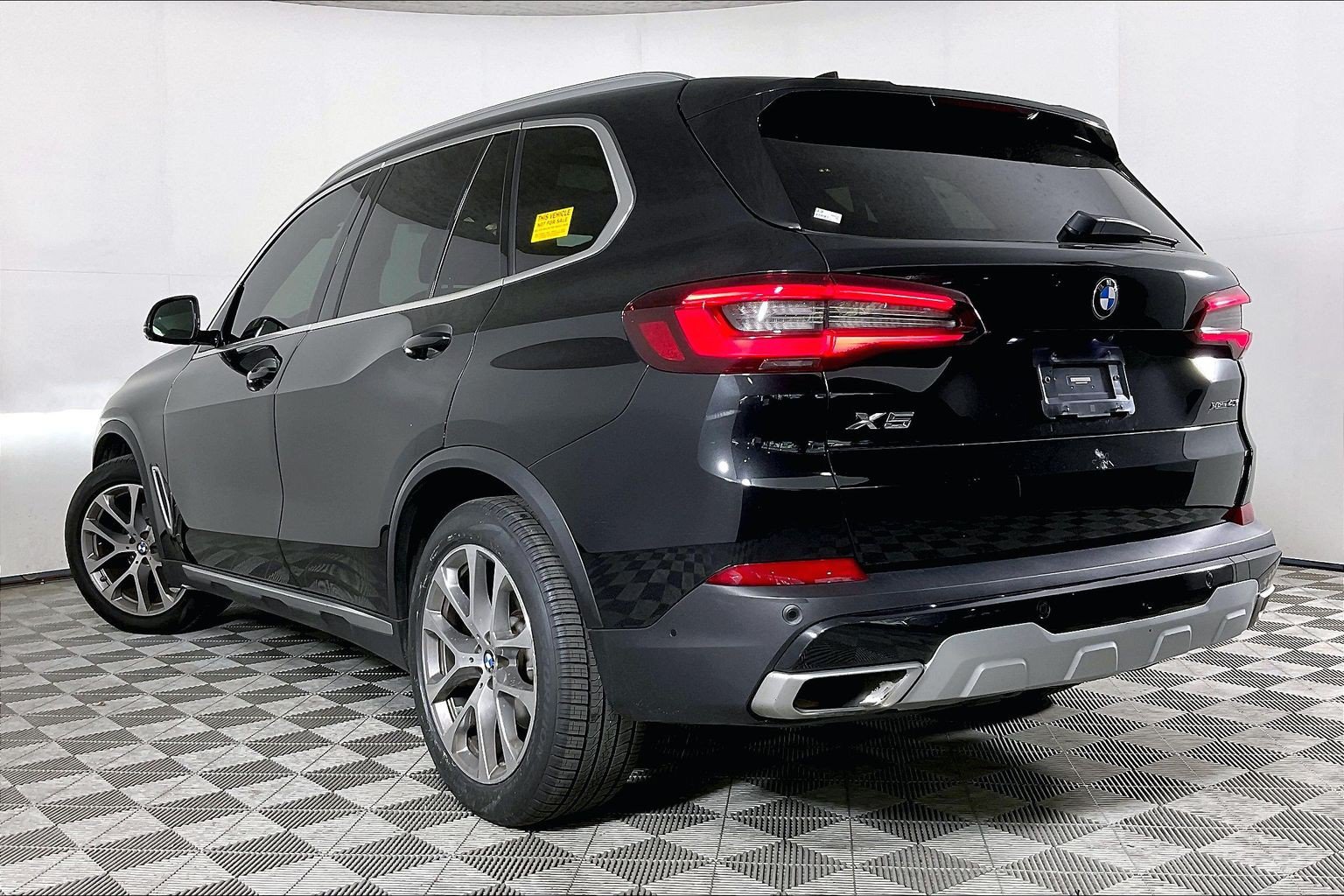 Certified 2022 BMW X5 xDrive40i w/ Premium Package AWD/4WD image 5