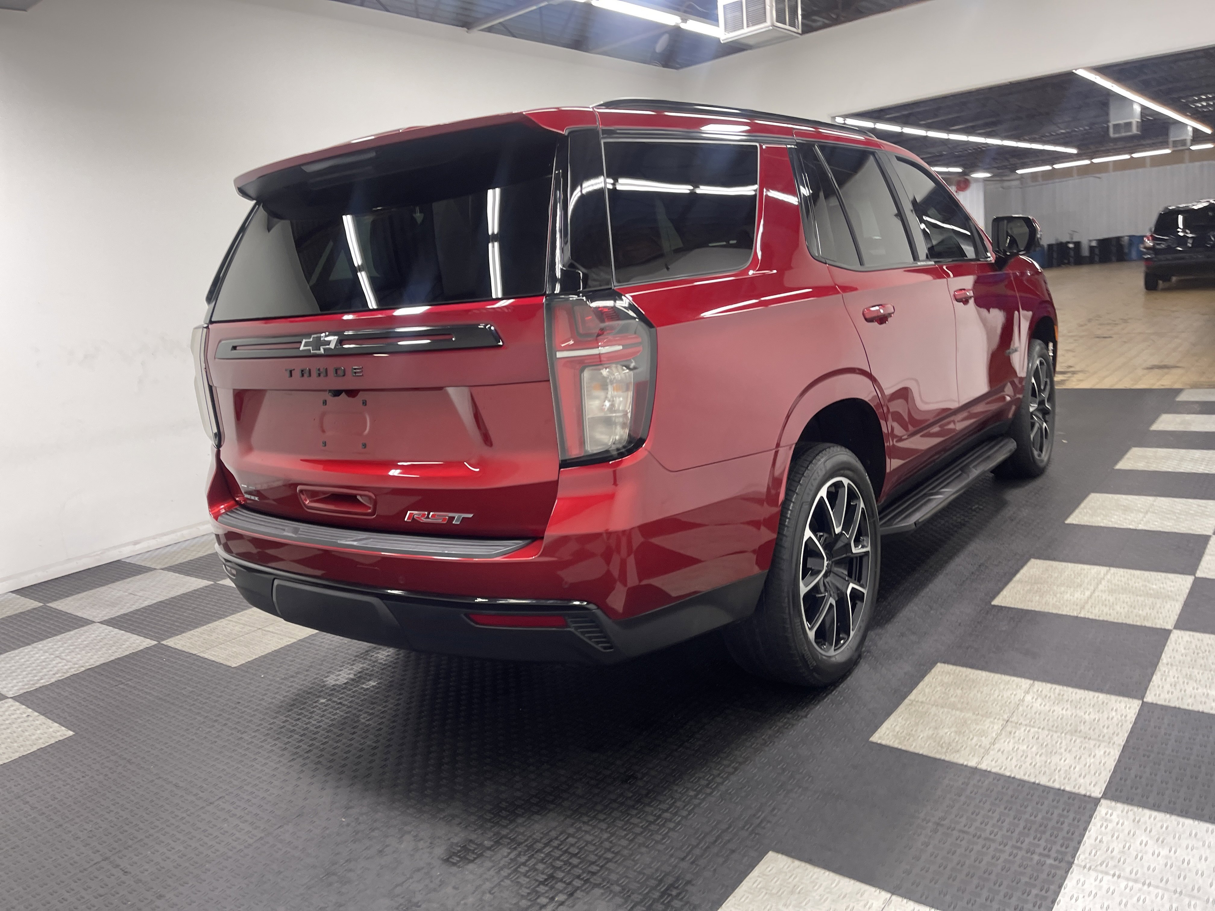 Used 2023 Chevrolet Tahoe RST w/ Luxury Package AWD/4WD image 5