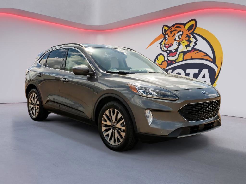 Used 2022 Ford Escape Titanium w/ Class II Trailer Tow Package image 3