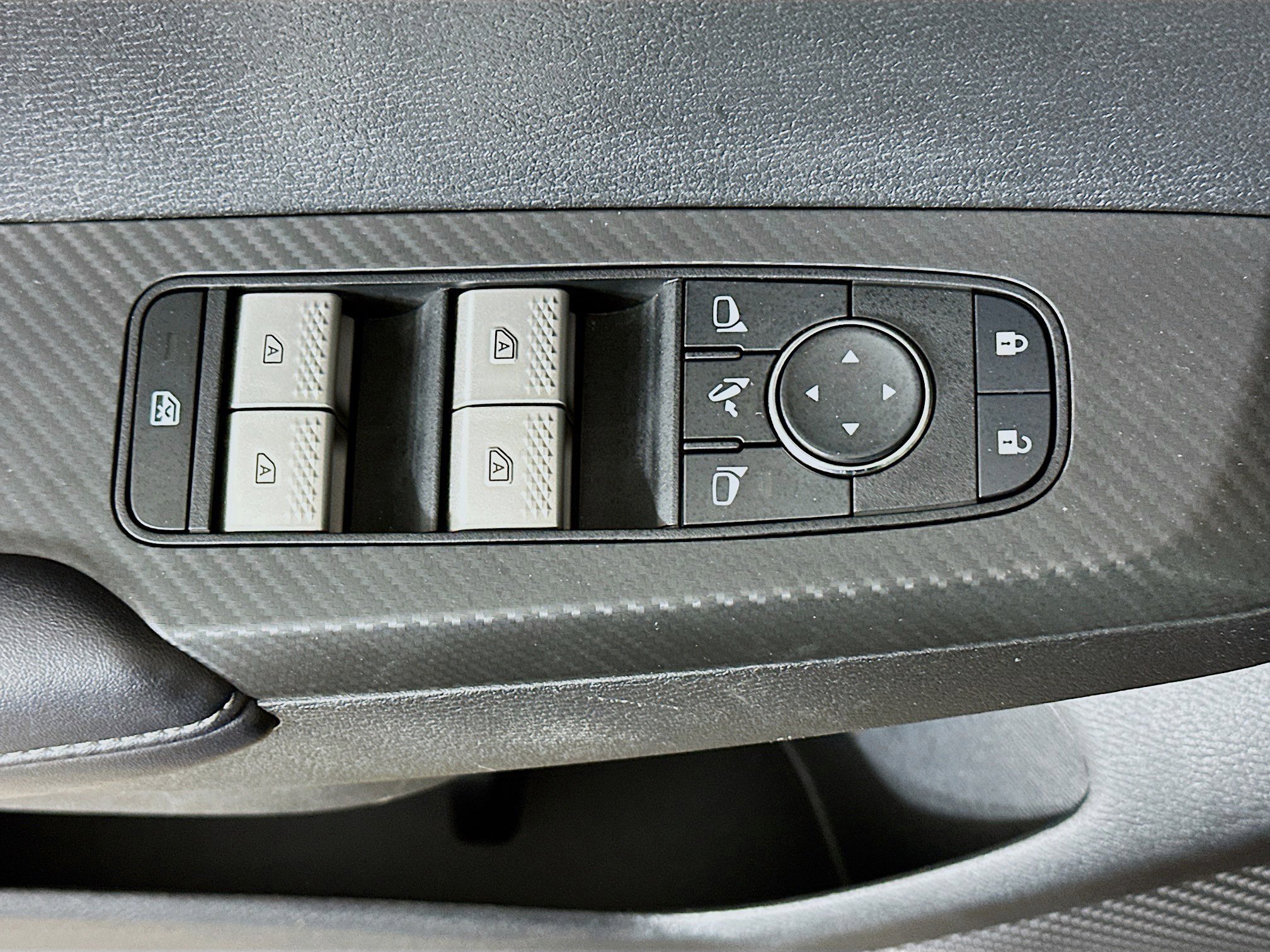 Used 2024 Mitsubishi Outlander SE image 13