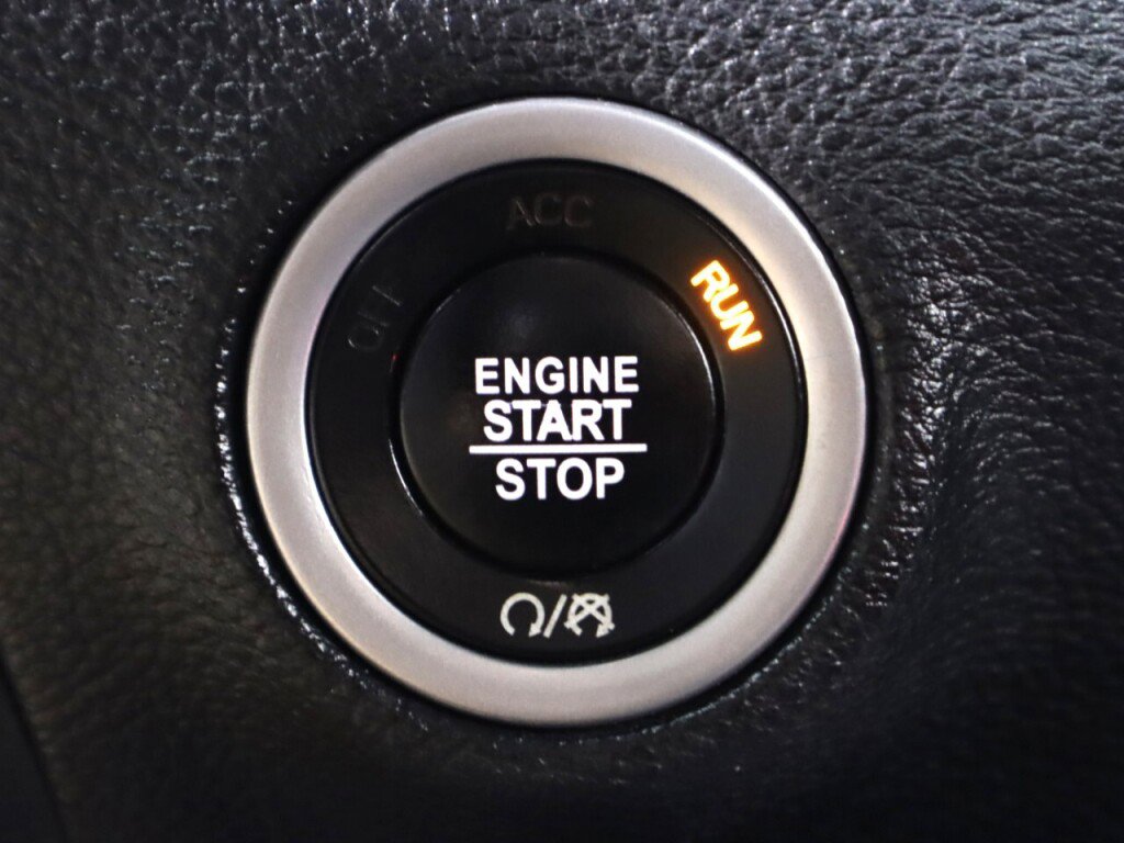 Used 2018 Dodge Challenger SXT image 21