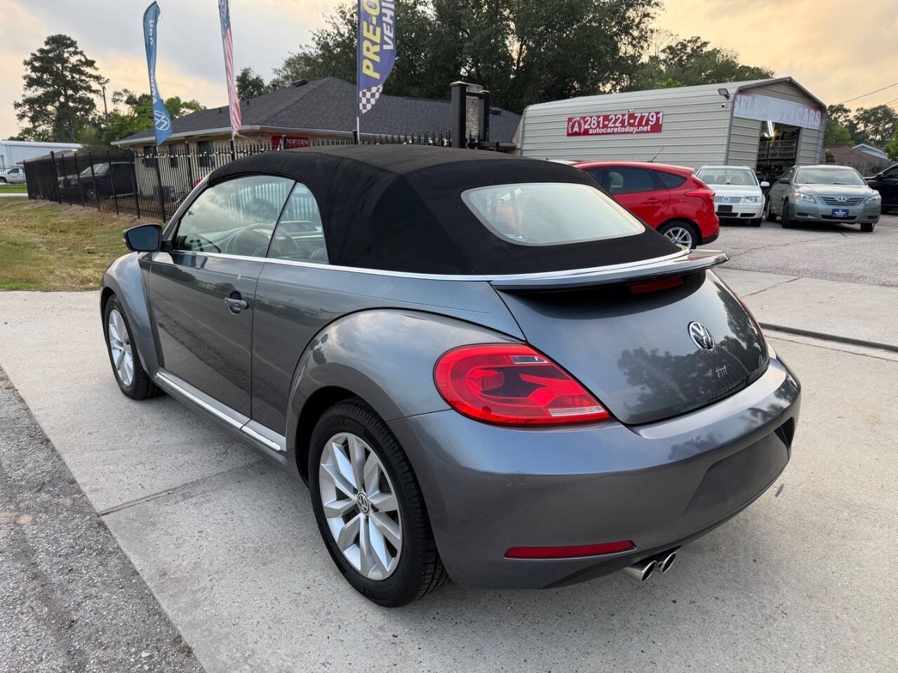 Used 2013 Volkswagen Beetle TDI FWD image 9