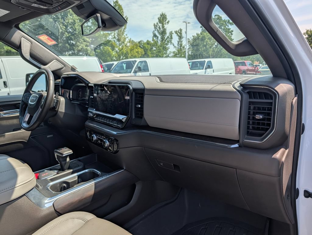 Used 2023 GMC Sierra 1500 SLT w/ SLT Premium Package AWD/4WD image 4