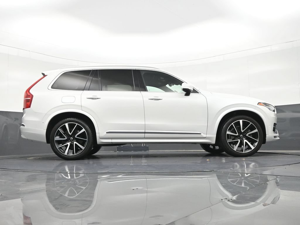 Certified 2023 Volvo XC90 B5 Plus AWD/4WD image 32
