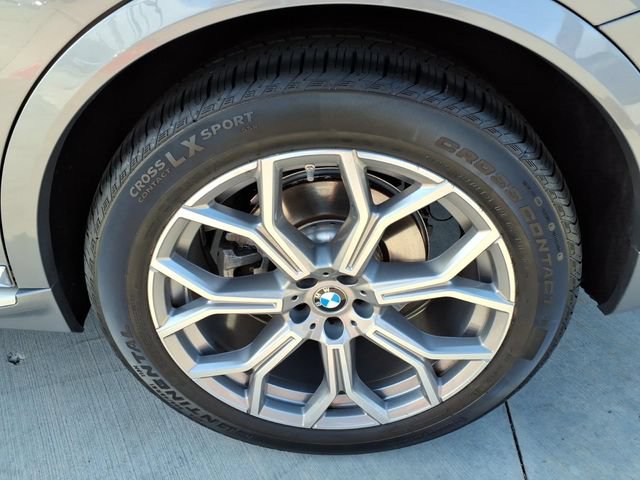 Used 2024 BMW X7 xDrive40i w/ Premium Package AWD/4WD image 24