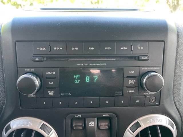 Used 2014 Jeep Wrangler Rubicon w/ Power Convenience Group AWD/4WD image 18