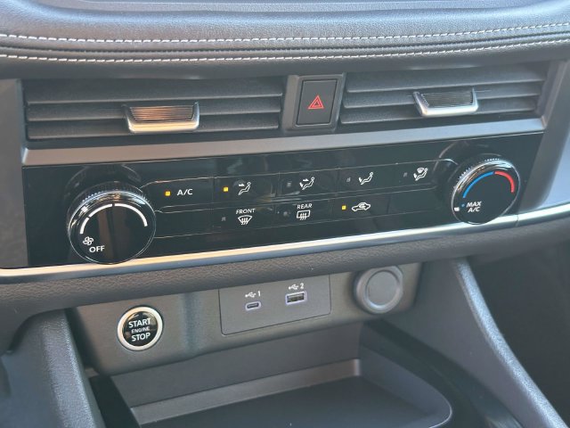 Used 2023 Nissan Rogue S AWD/4WD image 19