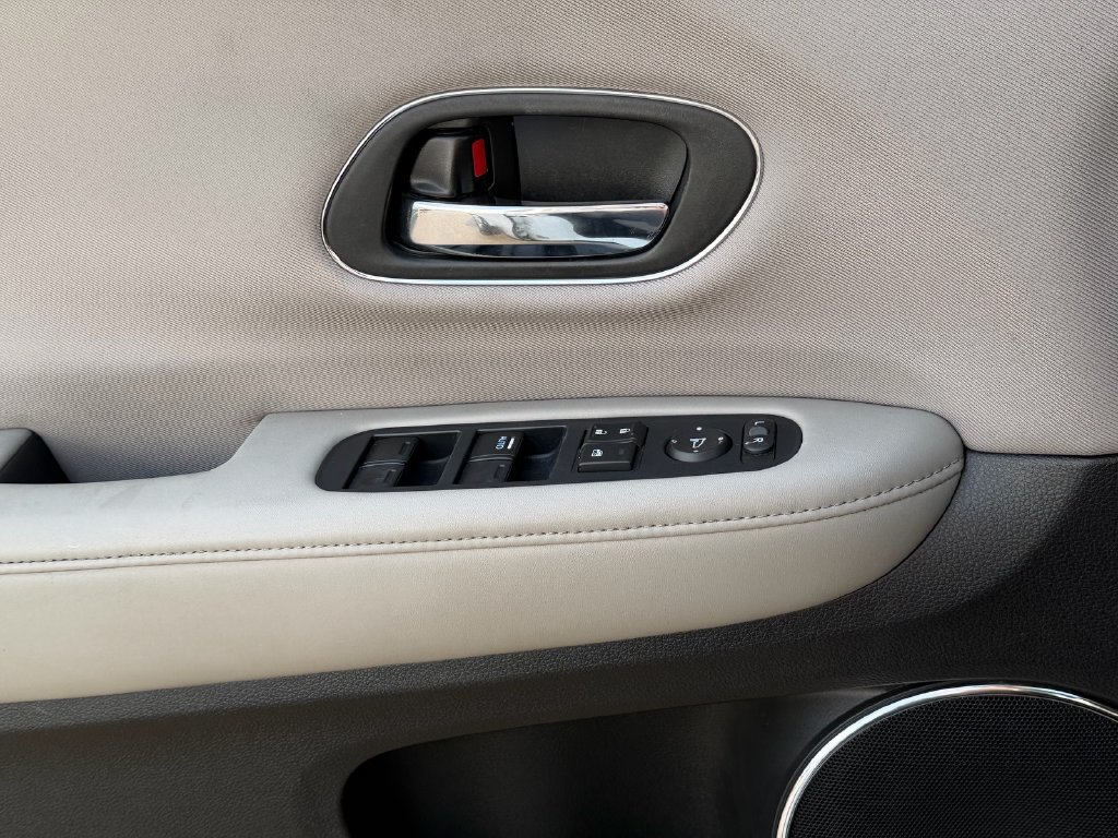 Used 2016 Honda HR-V EX image 26