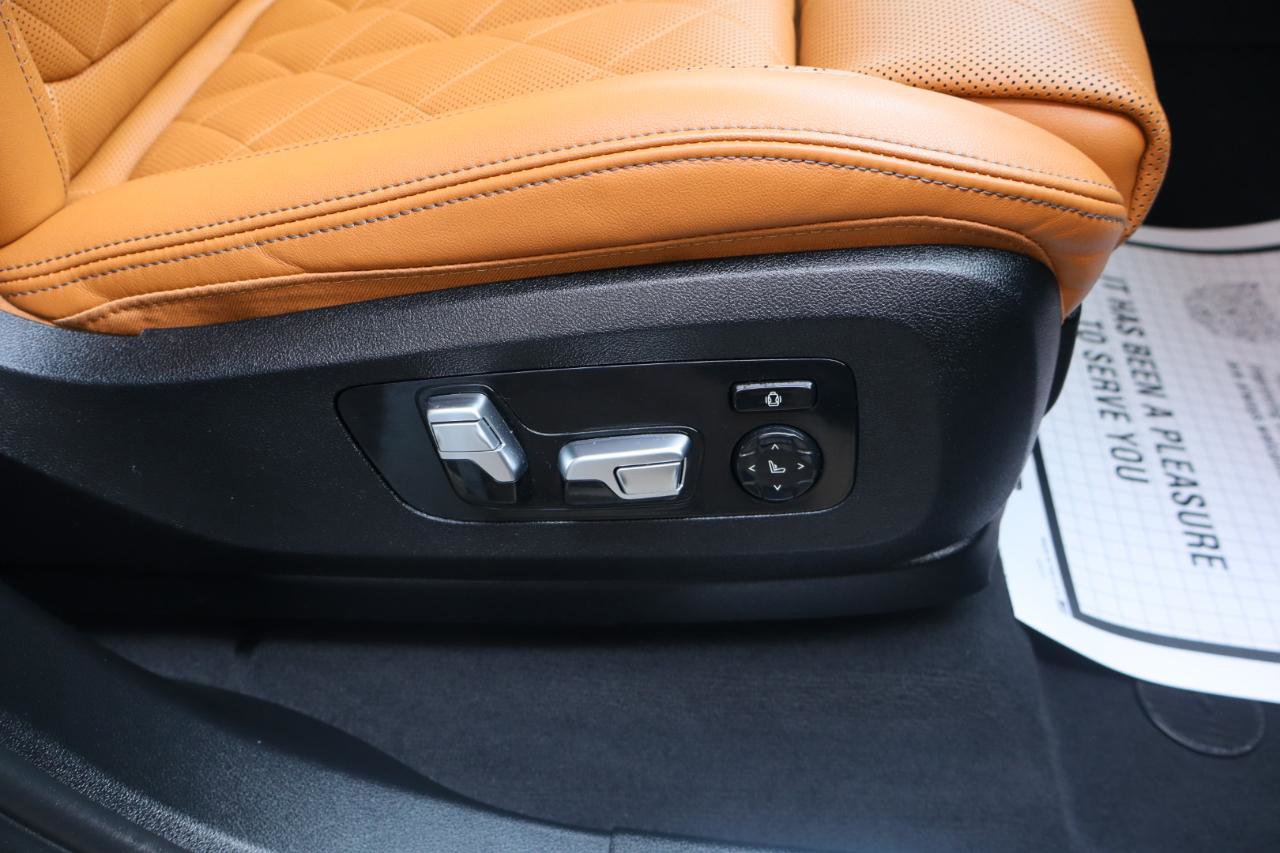 Used 2023 BMW X7 xDrive40i w/ Premium Package image 33