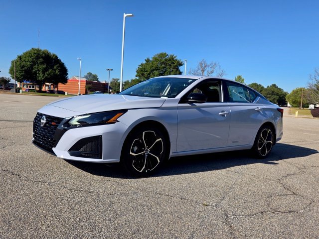 New 2026 Nissan Altima 2.5 SR w/ SR Premium Package FWD image 3