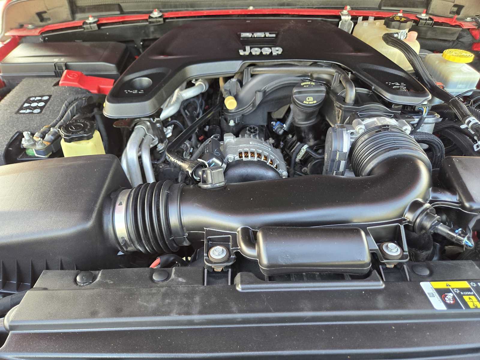 Used 2018 Jeep Wrangler Unlimited Sahara AWD/4WD image 30