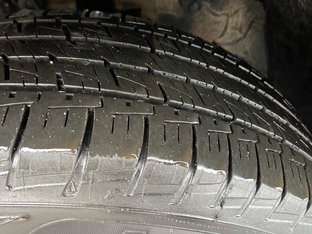 Used 2022 Toyota RAV4 XLE Premium image 25