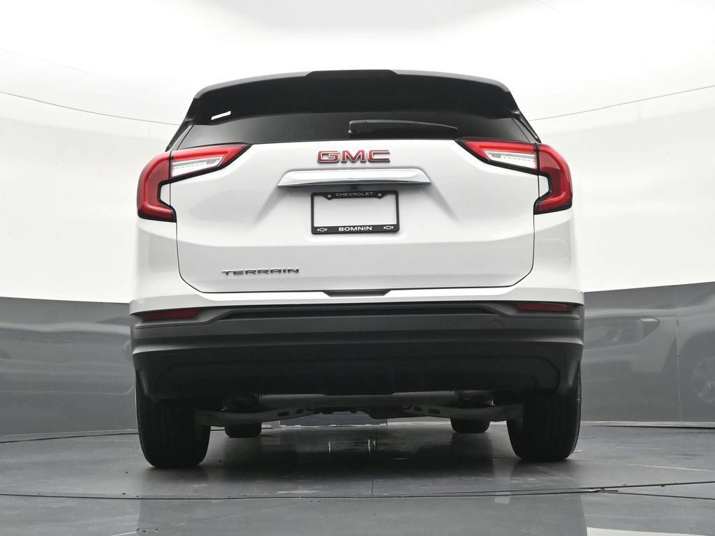 Used 2024 GMC Terrain SLE w/ Driver Convenience Package FWD image 28