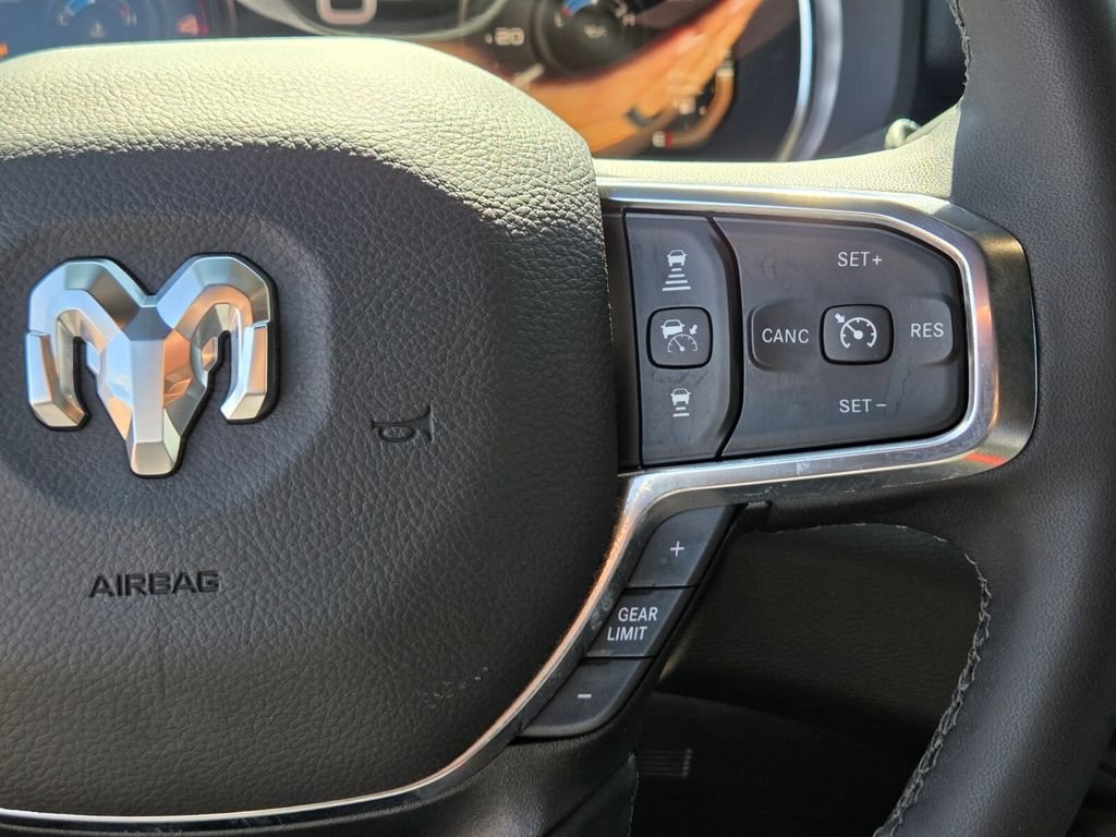 Used 2025 RAM 2500 Laramie AWD/4WD image 27