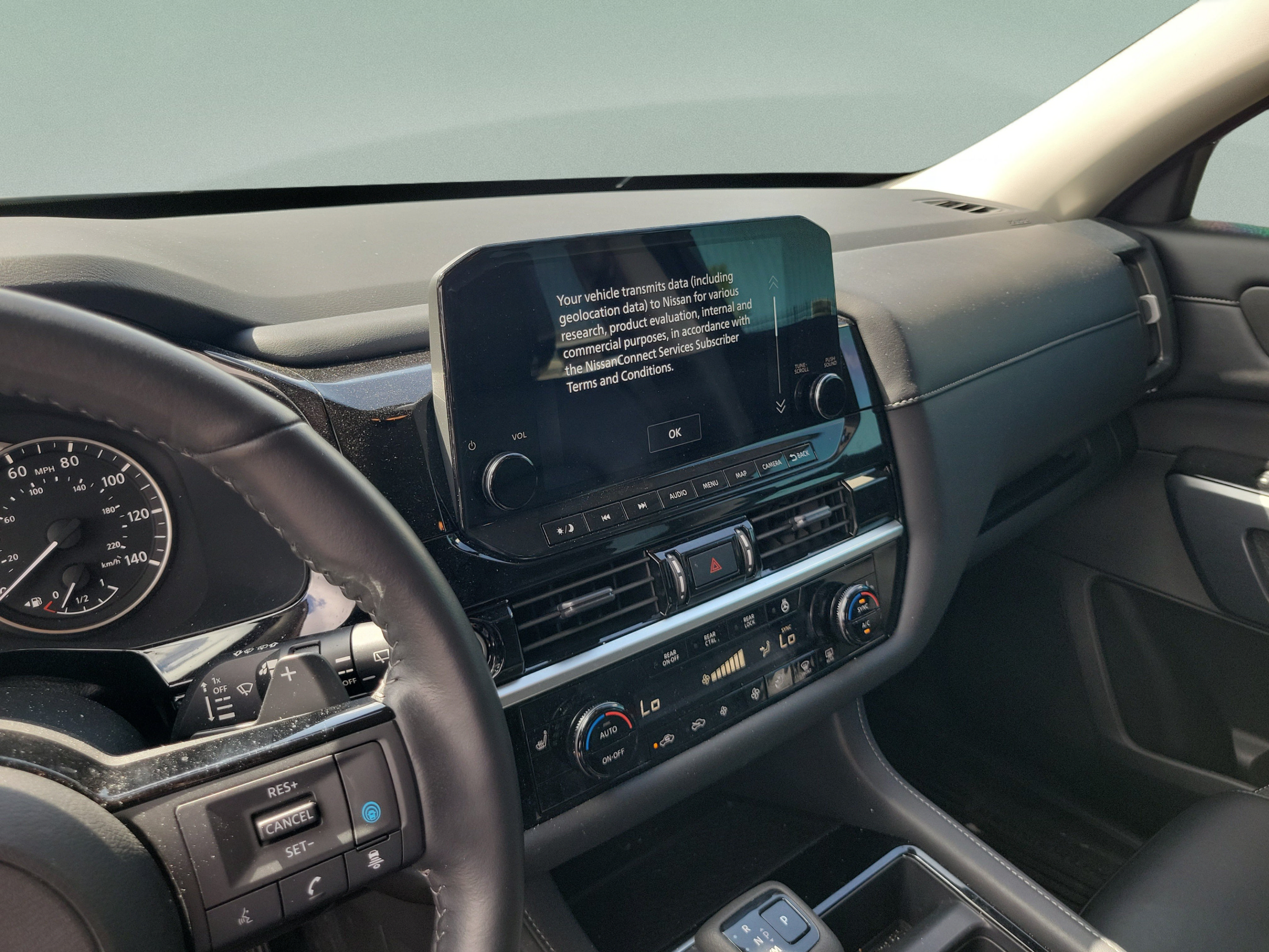 Used 2024 Nissan Pathfinder SL w/ Black Appearance Package FWD image 23