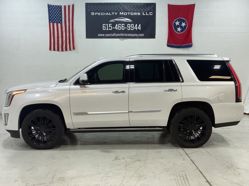 Used 2018 Cadillac Escalade Platinum AWD/4WD image 7