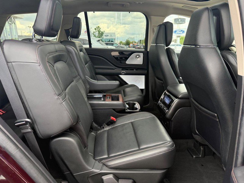 Certified 2023 Lincoln Aviator Reserve w/ Equipment Group 201A image 11