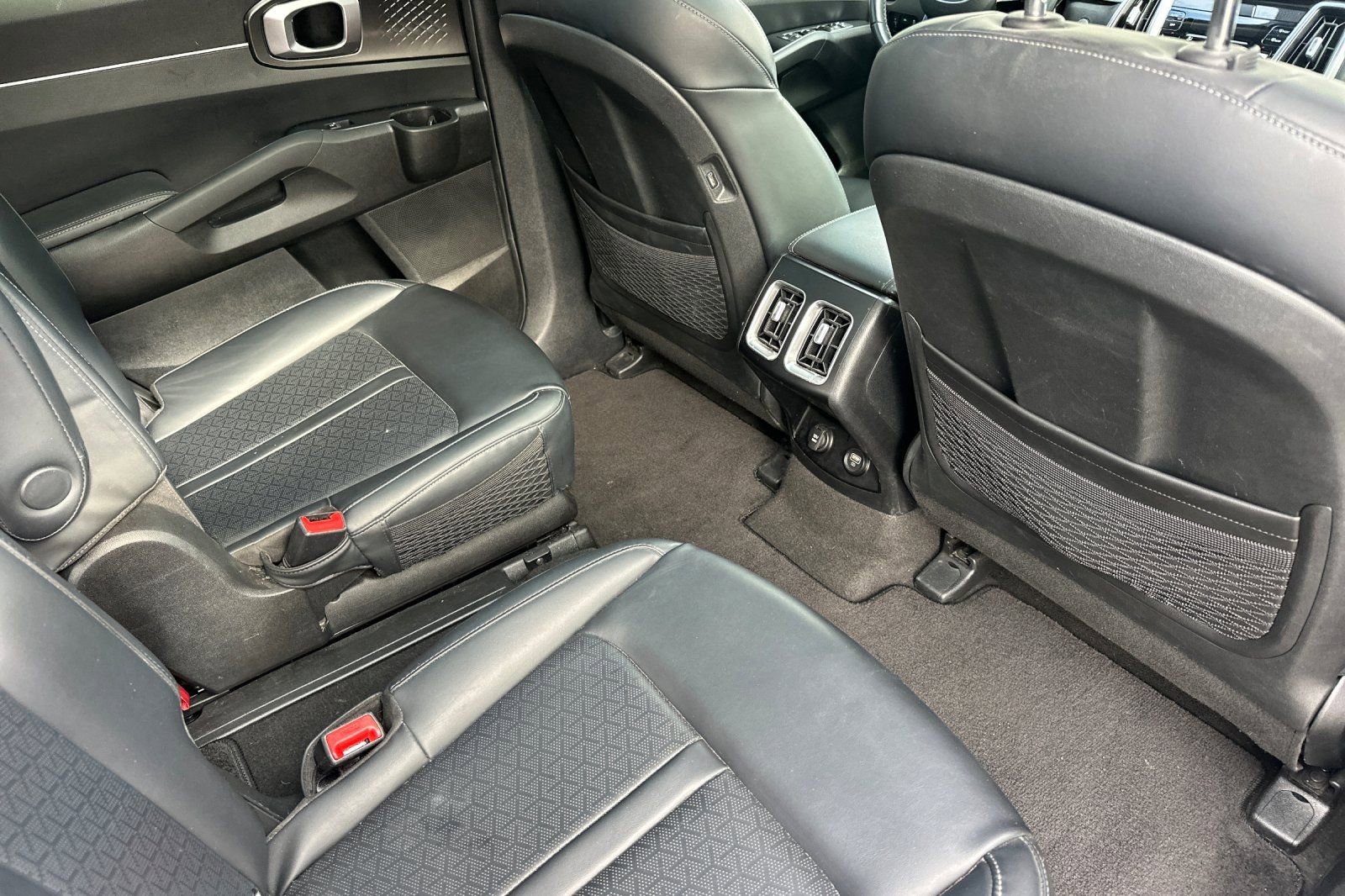 Used 2024 Kia Sorento EX w/ Panoramic Sunroof Package AWD/4WD image 19