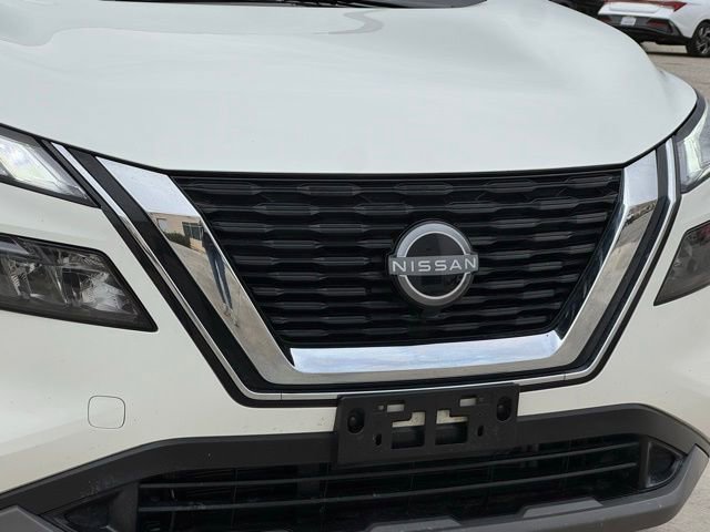 Used 2023 Nissan Rogue S image 7