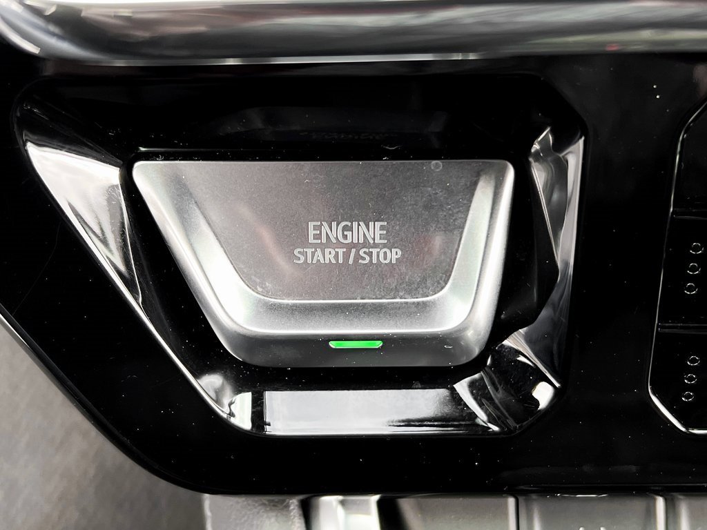 Used 2025 GMC Sierra 1500 Denali image 8