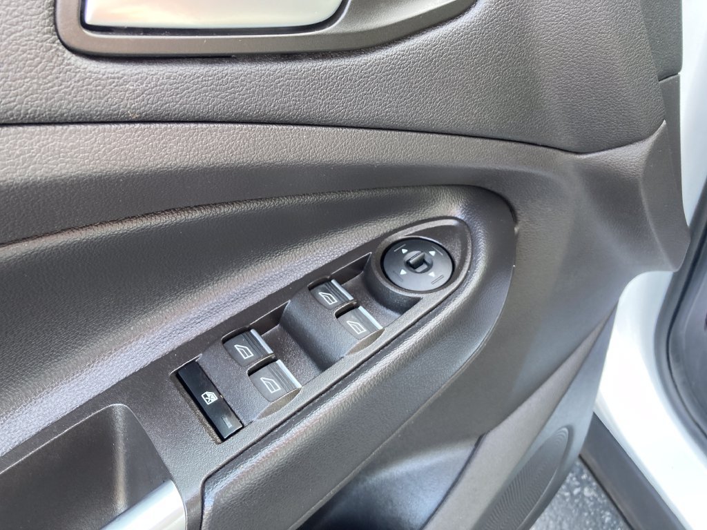 Used 2019 Ford Escape SE FWD image 14
