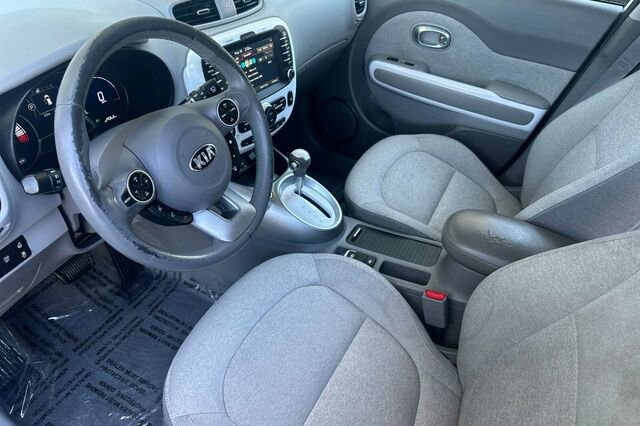 Used 2015 Kia Soul EV image 10