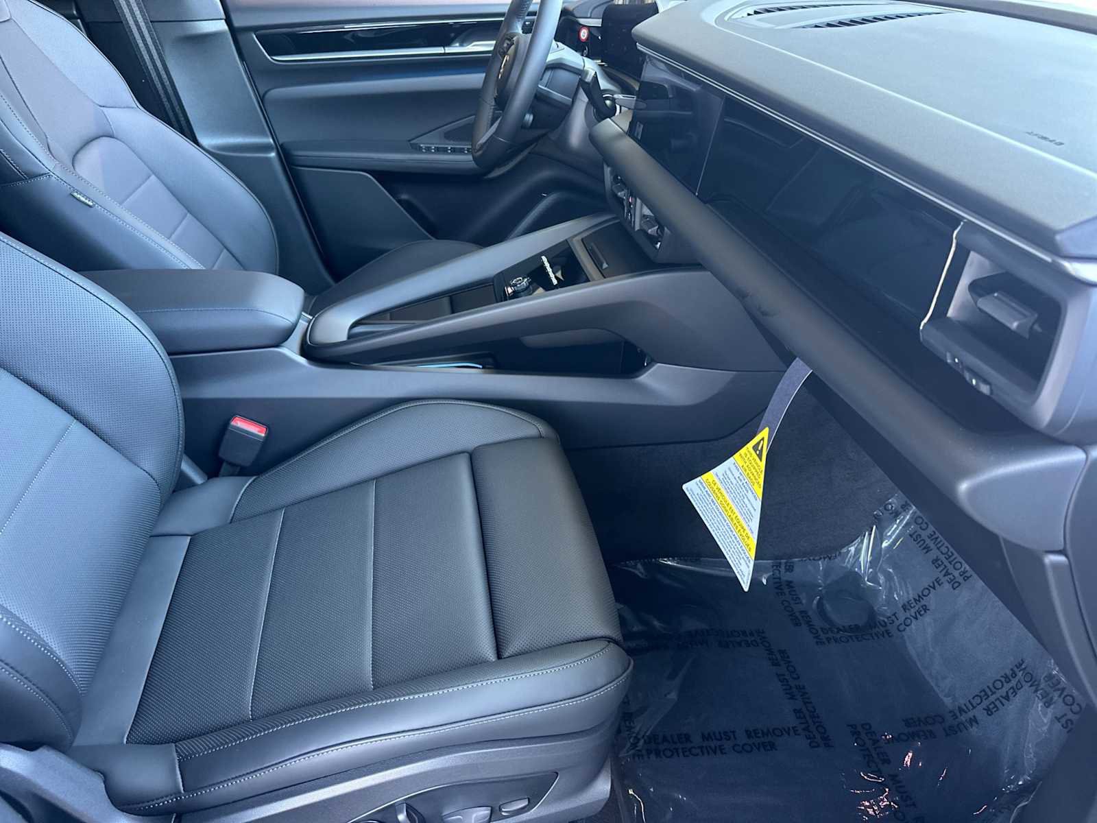 New 2025 Porsche Macan Electric image 16