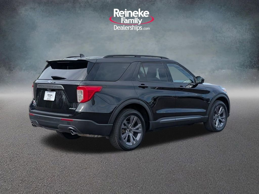 Used 2023 Ford Explorer XLT w/ Equipment Group 202A AWD/4WD image 5