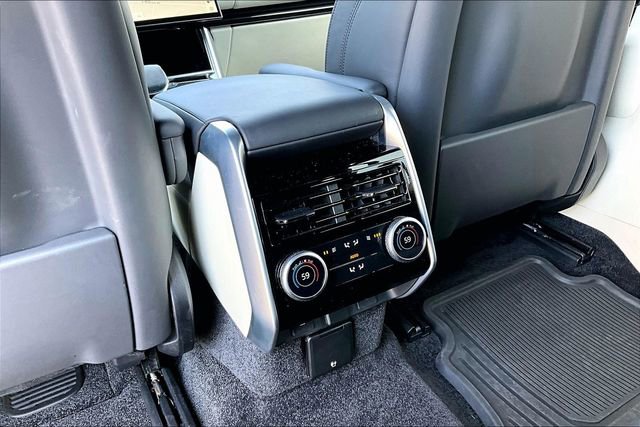 Used 2024 Land Rover Range Rover Long Wheelbase SE AWD/4WD image 13