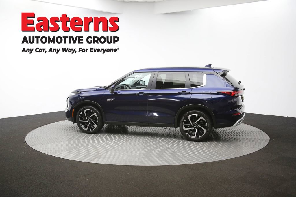 Used 2023 Mitsubishi Outlander SE image 59