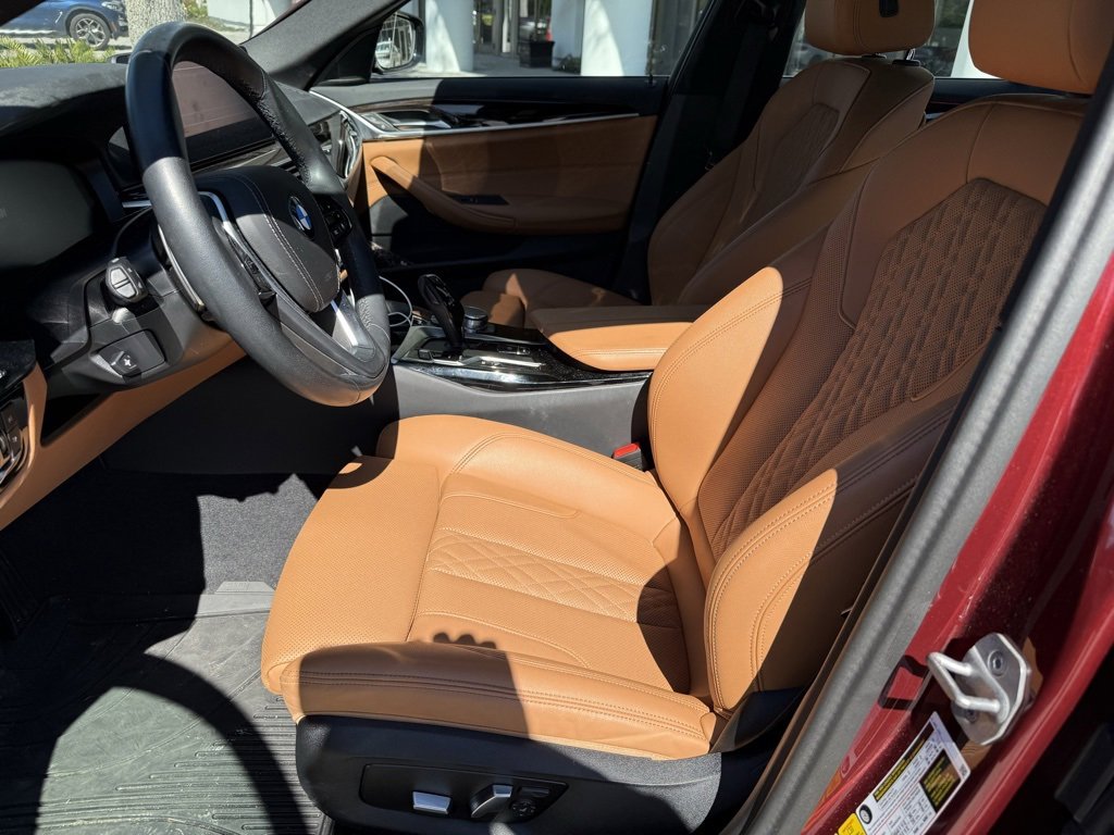 Certified 2023 BMW 530e w/ Convenience Package image 15