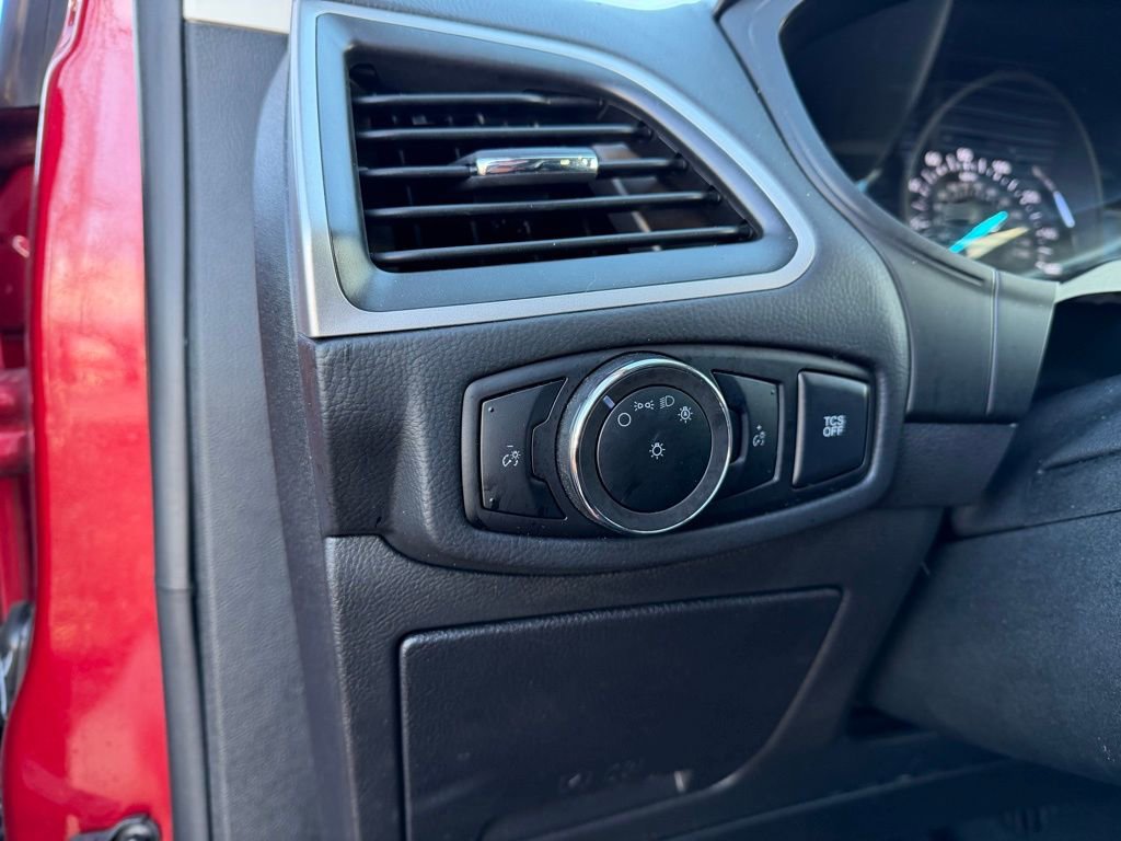 Used 2024 Ford Edge SEL AWD/4WD image 16