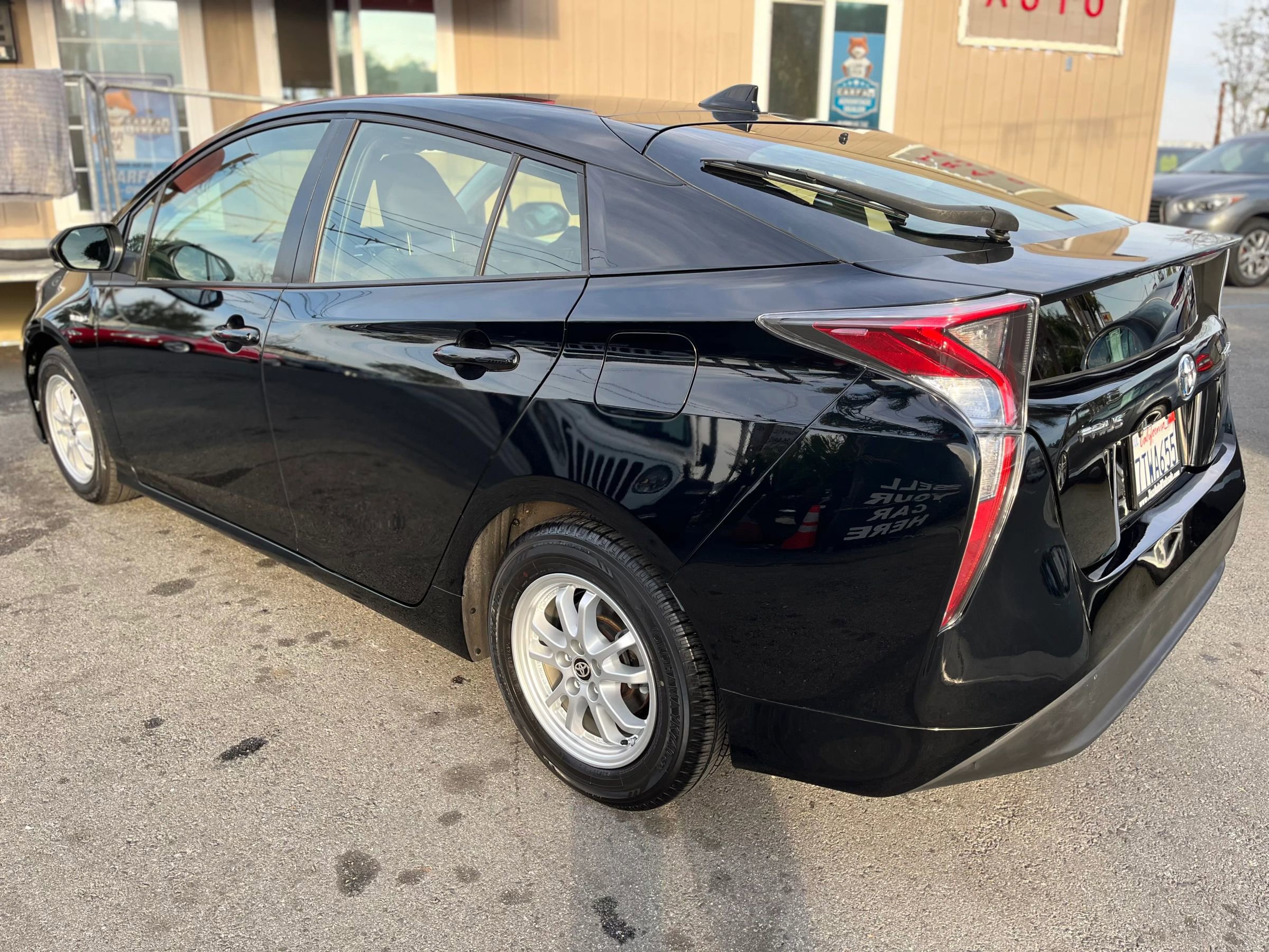 Used 2016 Toyota Prius Two FWD image 5