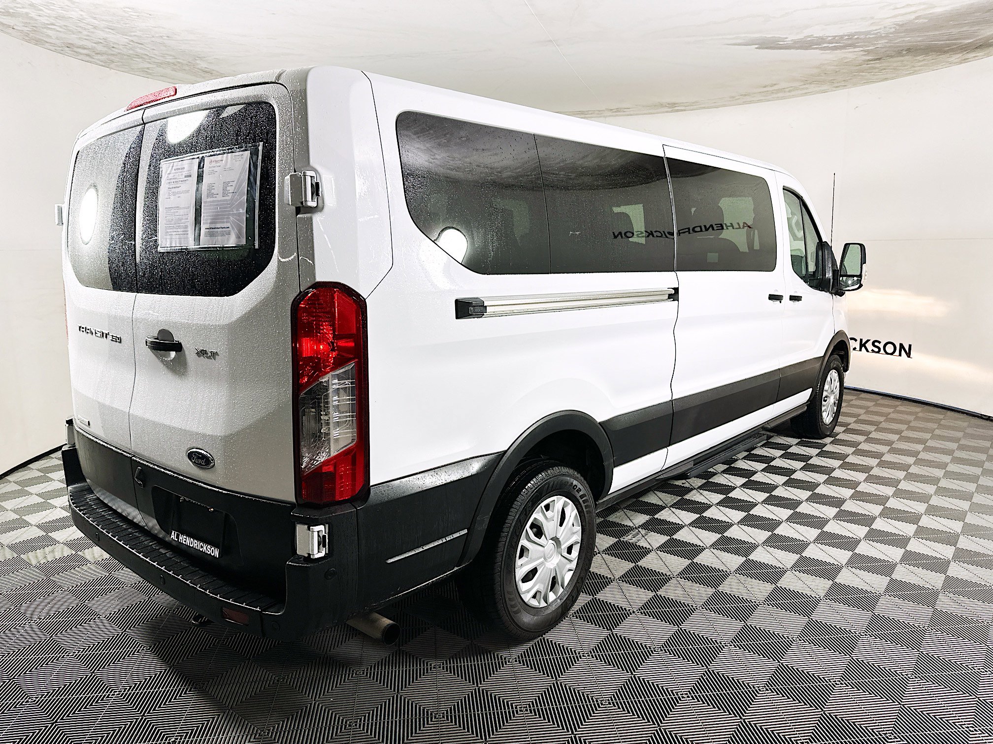 Used 2023 Ford Transit 350 XLT image 3