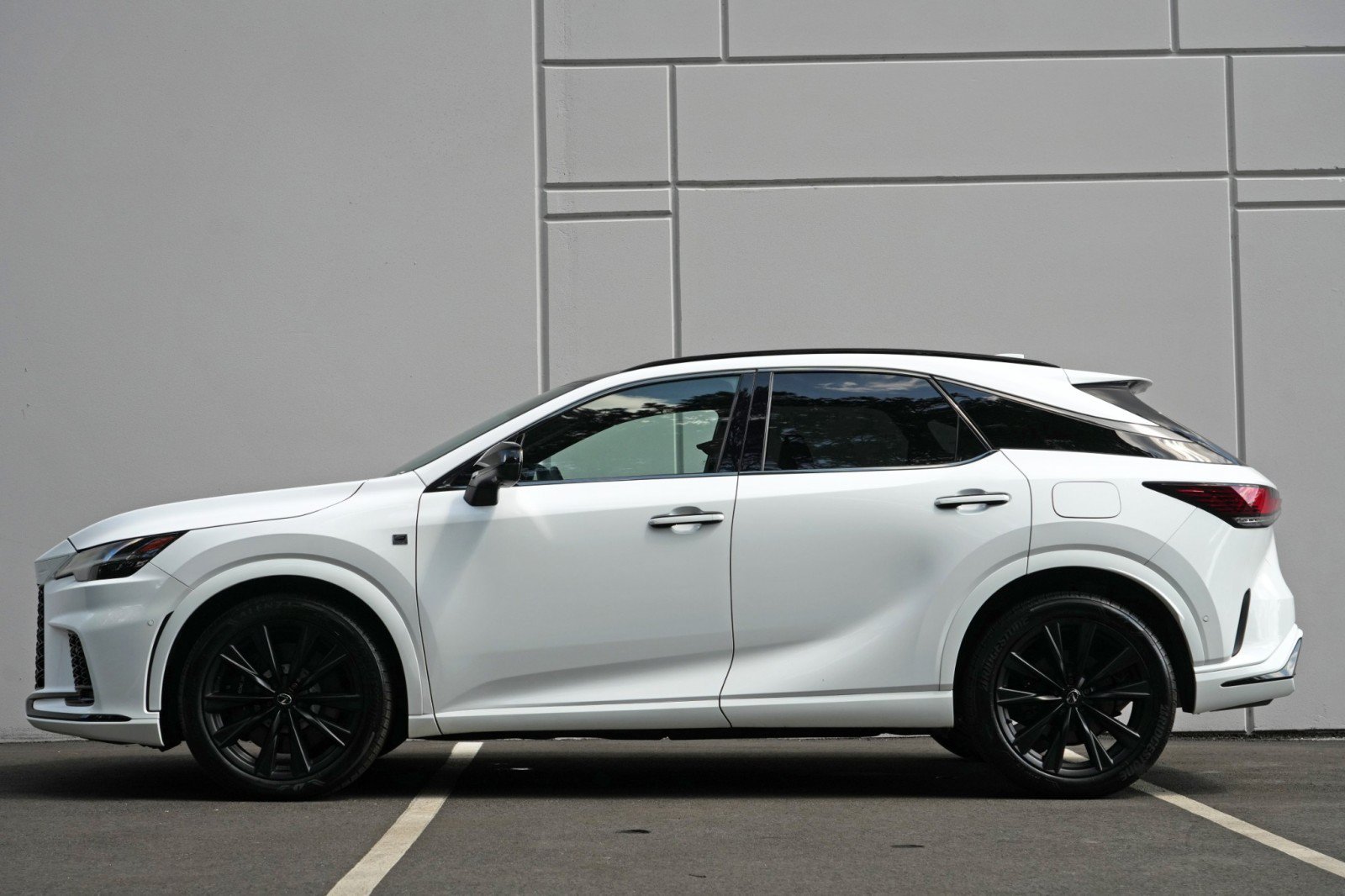 Used 2024 Lexus RX 500h F Sport w/ Convenience Package AWD/4WD image 9