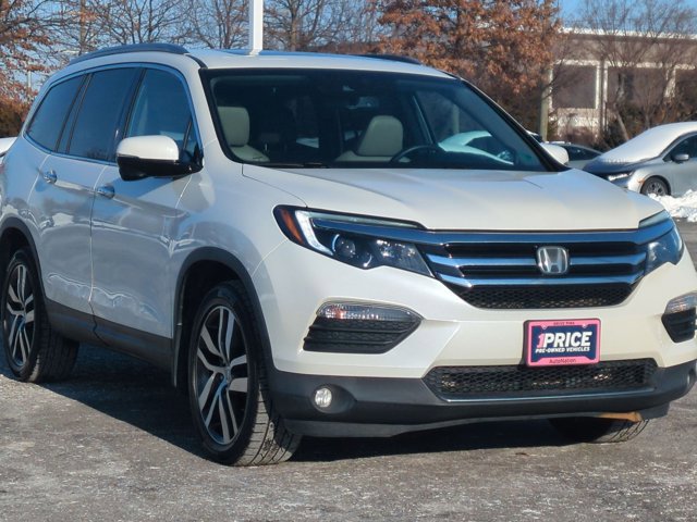 Used 2017 Honda Pilot Touring image 3