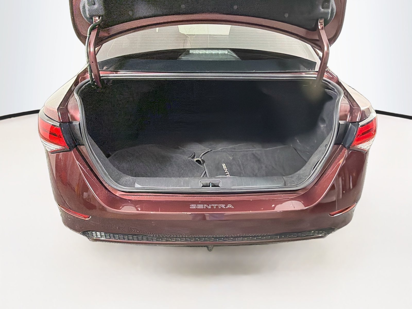 Used 2022 Nissan Sentra SV FWD image 26