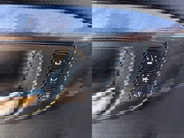 Certified 2025 Toyota Highlander Platinum image 18