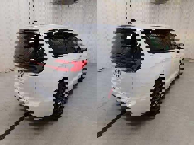 New 2026 Chrysler Pacifica Select image 18