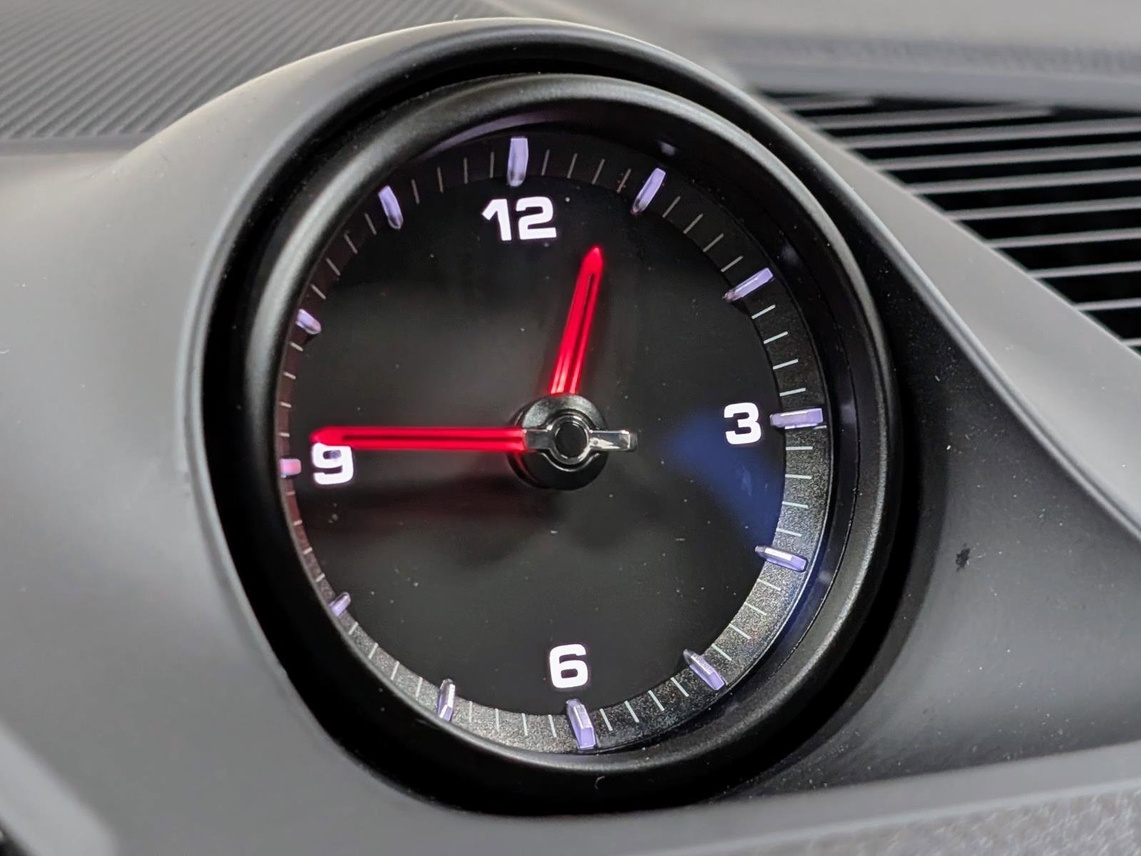 Used 2022 Porsche Cayenne Platinum Edition w/ Premium Package image 30