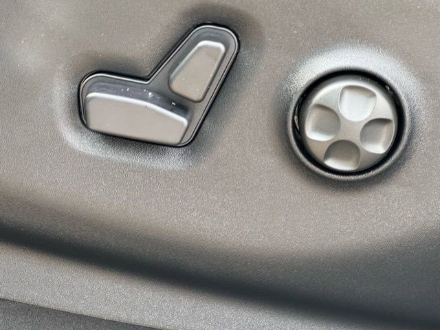 New 2026 Chrysler Pacifica Limited w/ S Appearance Package image 13