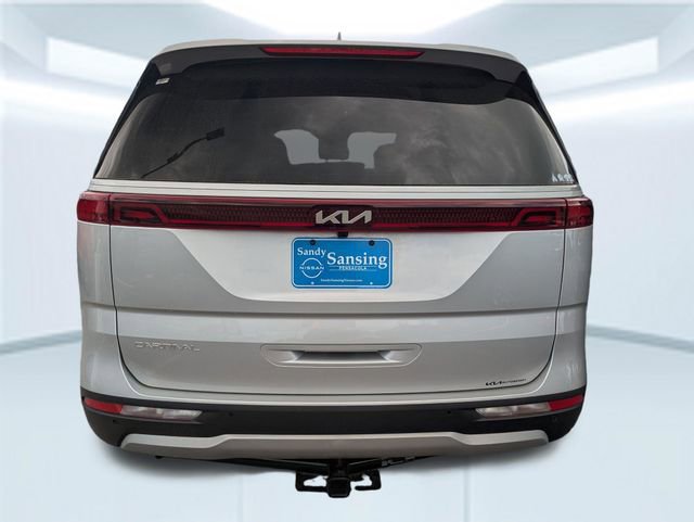 Used 2023 Kia Carnival LX image 2