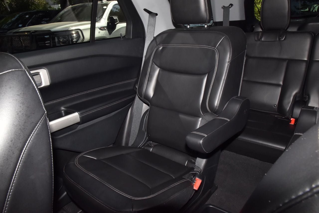 Used 2021 Ford Explorer XLT w/ Equipment Group 202A RWD image 20