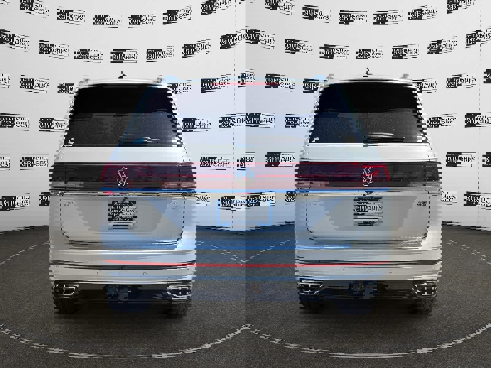 Used 2025 Volkswagen Atlas SEL Premium R-Line image 5