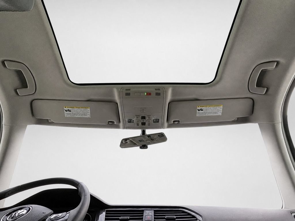 Certified 2020 Volkswagen Tiguan SE w/ Panoramic Sunroof Package AWD/4WD image 30
