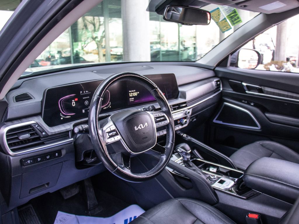 Used 2023 Kia Telluride EX w/ EX Captain's Chair Package image 11