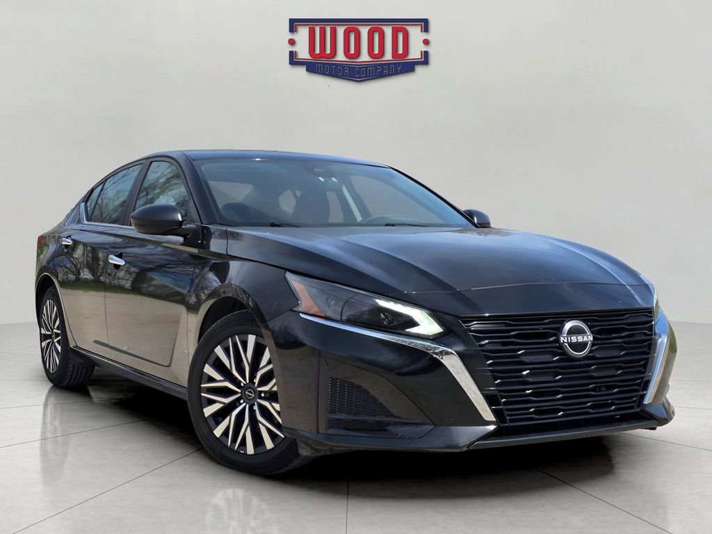 Used 2025 Nissan Altima 2.5 SV image 1