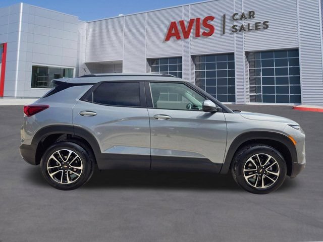 Used 2025 Chevrolet TrailBlazer LT AWD/4WD image 5