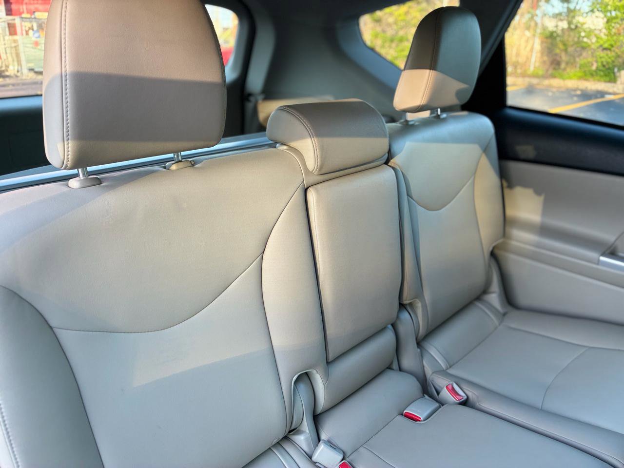 Used 2014 Toyota Prius V Five image 22