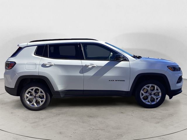 Used 2025 Jeep Compass Latitude image 6
